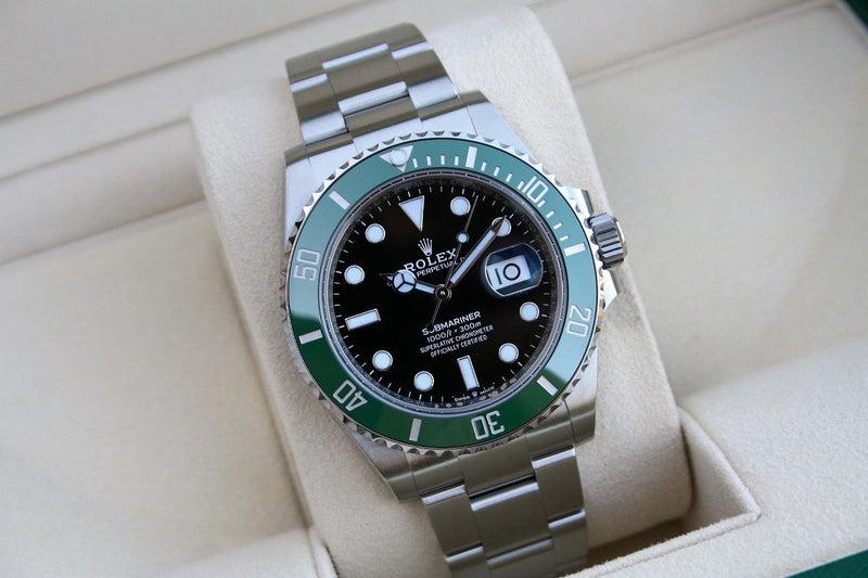Luxury Watch SUBMARINER Green Bezel Model 16610LV