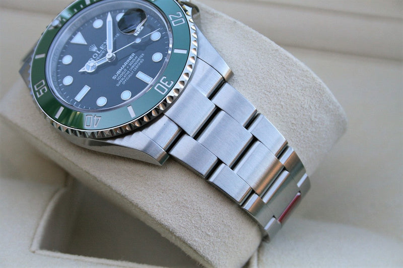 Luxury Watch SUBMARINER Green Bezel Model 16610LV